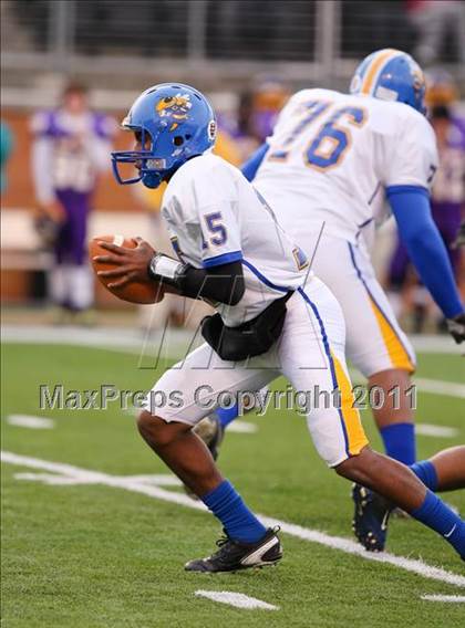 Thumbnail 3 in Tarboro vs. Carver (NCHSAA 2A Final) photogallery.