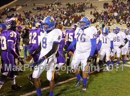 Thumbnail 2 in Tarboro vs. Carver (NCHSAA 2A Final) photogallery.