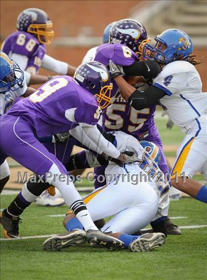 Thumbnail 2 in Tarboro vs. Carver (NCHSAA 2A Final) photogallery.