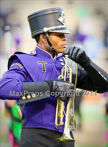 Thumbnail 3 in Tarboro vs. Carver (NCHSAA 2A Final) photogallery.