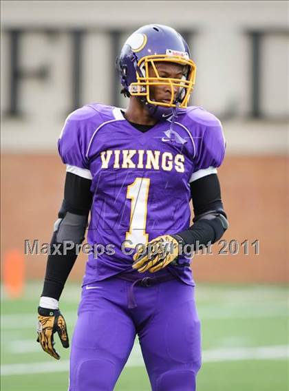 Thumbnail 3 in Tarboro vs. Carver (NCHSAA 2A Final) photogallery.