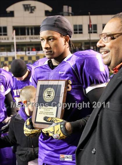 Thumbnail 1 in Tarboro vs. Carver (NCHSAA 2A Final) photogallery.