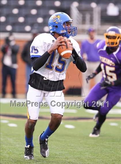 Thumbnail 3 in Tarboro vs. Carver (NCHSAA 2A Final) photogallery.
