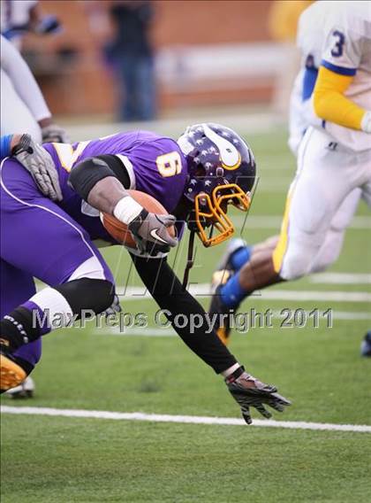 Thumbnail 1 in Tarboro vs. Carver (NCHSAA 2A Final) photogallery.