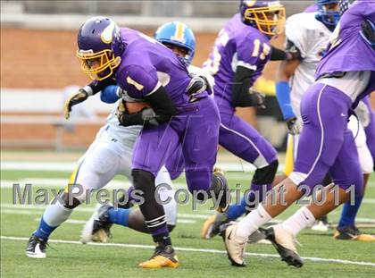 Thumbnail 2 in Tarboro vs. Carver (NCHSAA 2A Final) photogallery.