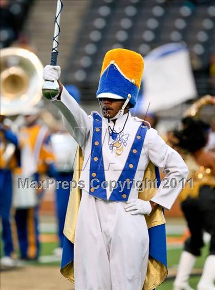 Thumbnail 1 in Tarboro vs. Carver (NCHSAA 2A Final) photogallery.
