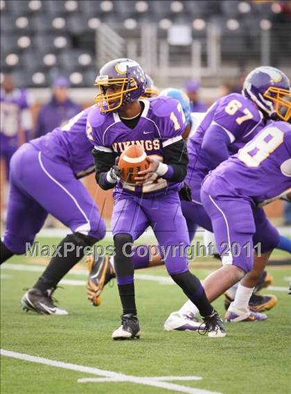 Thumbnail 1 in Tarboro vs. Carver (NCHSAA 2A Final) photogallery.