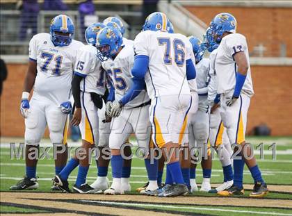 Thumbnail 3 in Tarboro vs. Carver (NCHSAA 2A Final) photogallery.