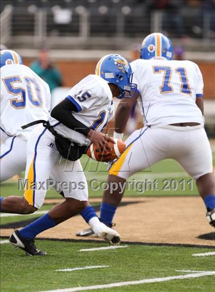 Thumbnail 1 in Tarboro vs. Carver (NCHSAA 2A Final) photogallery.