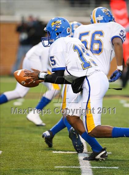 Thumbnail 2 in Tarboro vs. Carver (NCHSAA 2A Final) photogallery.