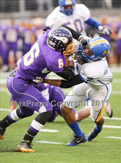 Thumbnail 2 in Tarboro vs. Carver (NCHSAA 2A Final) photogallery.