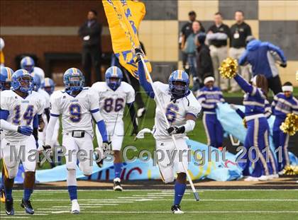 Thumbnail 3 in Tarboro vs. Carver (NCHSAA 2A Final) photogallery.