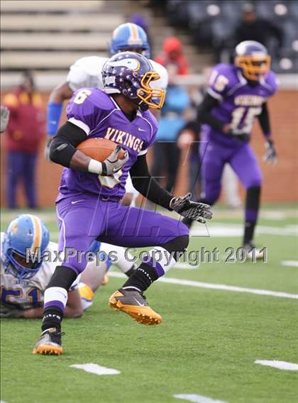 Thumbnail 2 in Tarboro vs. Carver (NCHSAA 2A Final) photogallery.