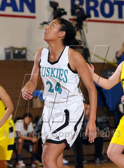Thumbnail 1 in River City vs. Sheldon (Christian Brothers Holiday Classic) photogallery.