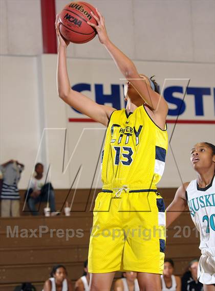 Thumbnail 3 in River City vs. Sheldon (Christian Brothers Holiday Classic) photogallery.