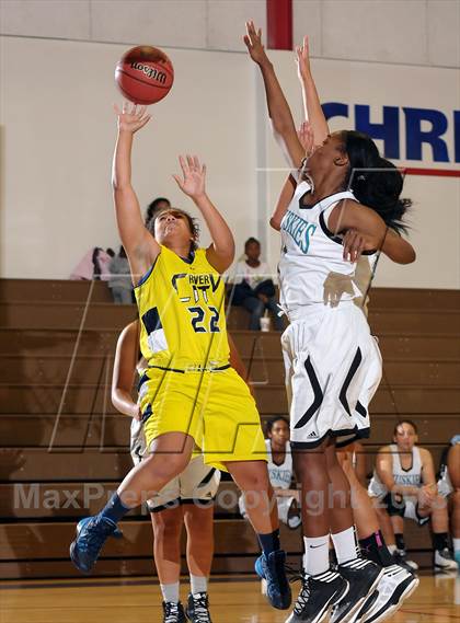 Thumbnail 2 in River City vs. Sheldon (Christian Brothers Holiday Classic) photogallery.