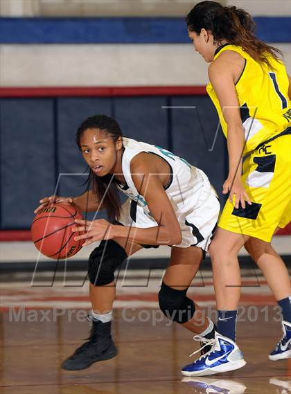 Thumbnail 3 in River City vs. Sheldon (Christian Brothers Holiday Classic) photogallery.