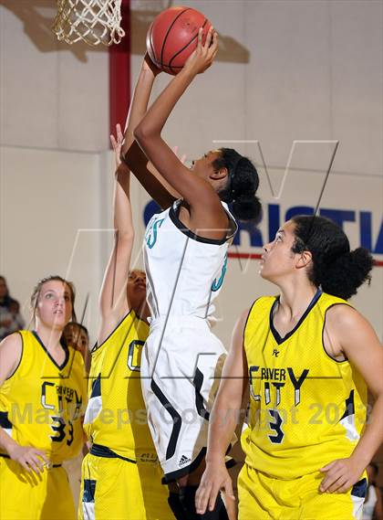 Thumbnail 2 in River City vs. Sheldon (Christian Brothers Holiday Classic) photogallery.