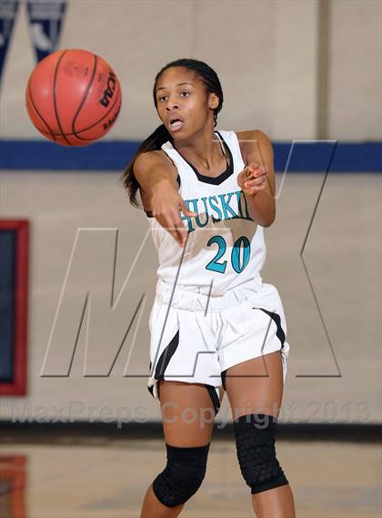 Thumbnail 2 in River City vs. Sheldon (Christian Brothers Holiday Classic) photogallery.