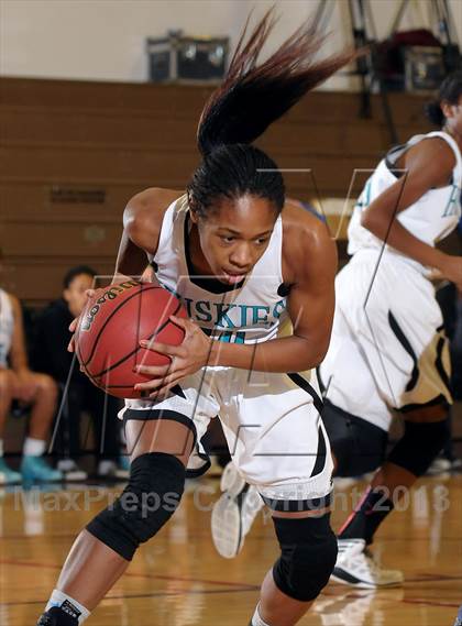 Thumbnail 2 in River City vs. Sheldon (Christian Brothers Holiday Classic) photogallery.