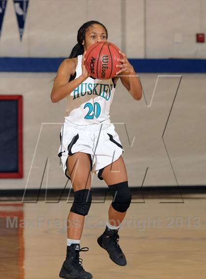 Thumbnail 3 in River City vs. Sheldon (Christian Brothers Holiday Classic) photogallery.