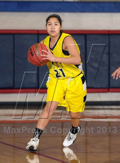 Thumbnail 2 in River City vs. Sheldon (Christian Brothers Holiday Classic) photogallery.