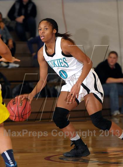 Thumbnail 1 in River City vs. Sheldon (Christian Brothers Holiday Classic) photogallery.