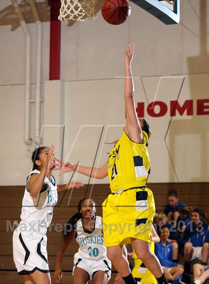 Thumbnail 3 in River City vs. Sheldon (Christian Brothers Holiday Classic) photogallery.