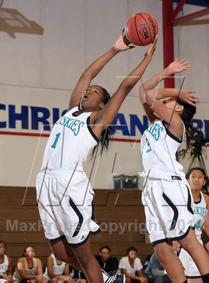 Thumbnail 2 in River City vs. Sheldon (Christian Brothers Holiday Classic) photogallery.