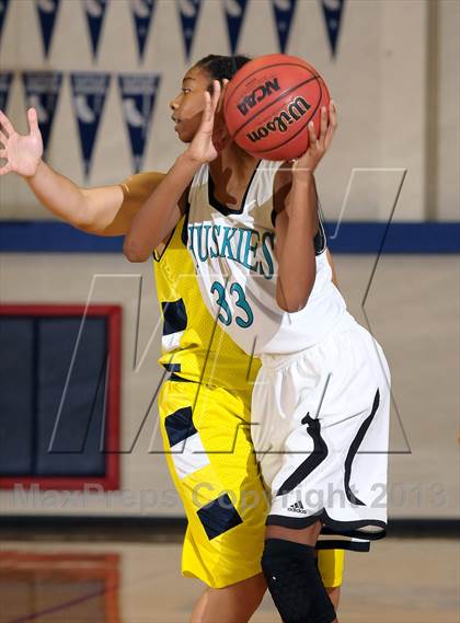 Thumbnail 1 in River City vs. Sheldon (Christian Brothers Holiday Classic) photogallery.