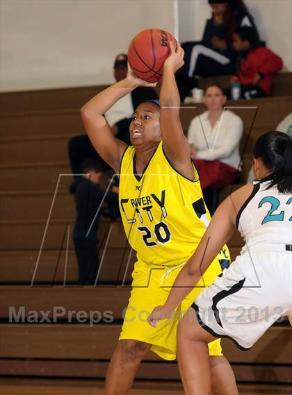 Thumbnail 2 in River City vs. Sheldon (Christian Brothers Holiday Classic) photogallery.