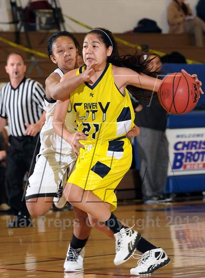 Thumbnail 1 in River City vs. Sheldon (Christian Brothers Holiday Classic) photogallery.