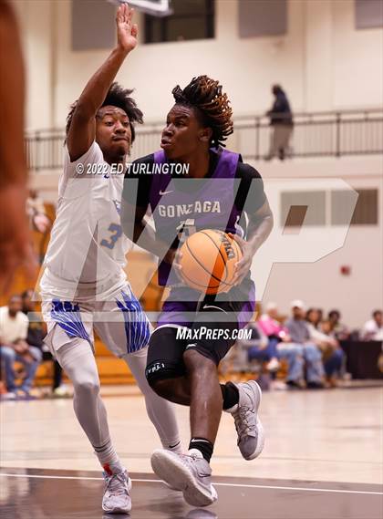 Thumbnail 2 in Gonzaga vs. Etowah (Holiday Hoopsgiving) photogallery.
