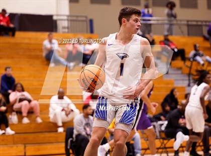 Thumbnail 1 in Gonzaga vs. Etowah (Holiday Hoopsgiving) photogallery.