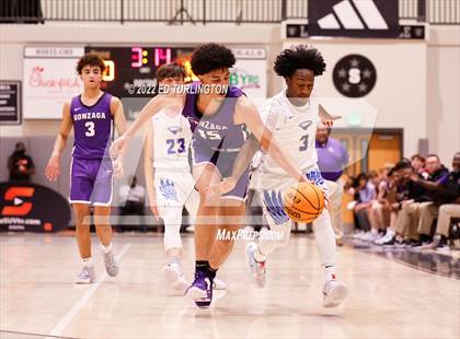 Thumbnail 3 in Gonzaga vs. Etowah (Holiday Hoopsgiving) photogallery.
