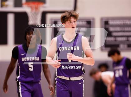 Thumbnail 3 in Gonzaga vs. Etowah (Holiday Hoopsgiving) photogallery.