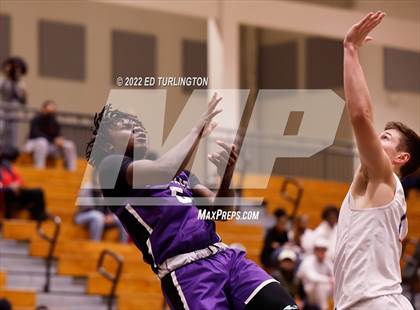Thumbnail 3 in Gonzaga vs. Etowah (Holiday Hoopsgiving) photogallery.