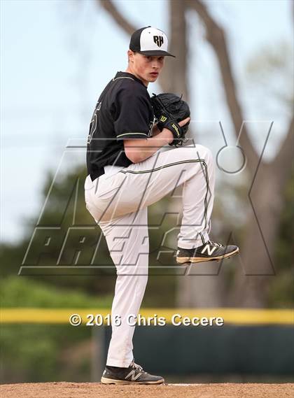 Thumbnail 1 in Rush-Henrietta vs. Webster Thomas photogallery.