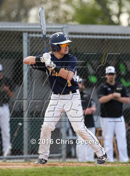Thumbnail 1 in Rush-Henrietta vs. Webster Thomas photogallery.