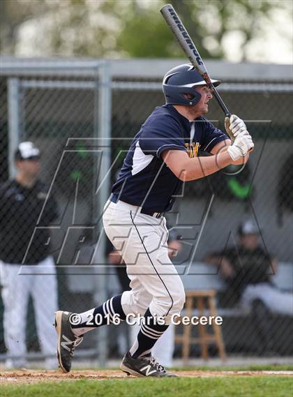 Thumbnail 2 in Rush-Henrietta vs. Webster Thomas photogallery.
