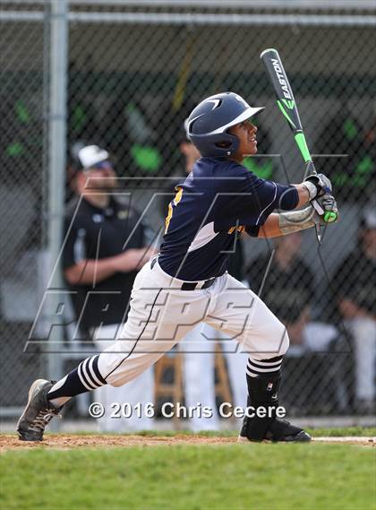 Thumbnail 2 in Rush-Henrietta vs. Webster Thomas photogallery.