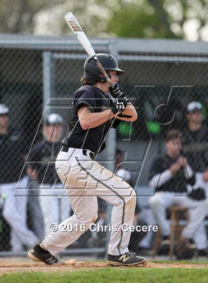Thumbnail 2 in Rush-Henrietta vs. Webster Thomas photogallery.