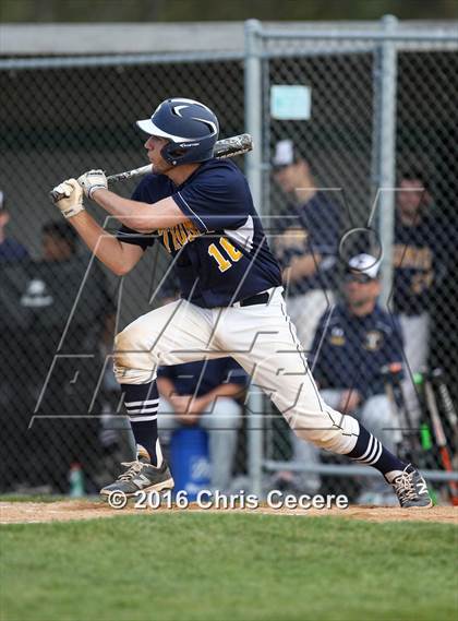 Thumbnail 2 in Rush-Henrietta vs. Webster Thomas photogallery.