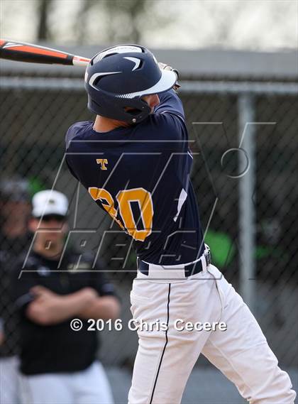 Thumbnail 2 in Rush-Henrietta vs. Webster Thomas photogallery.