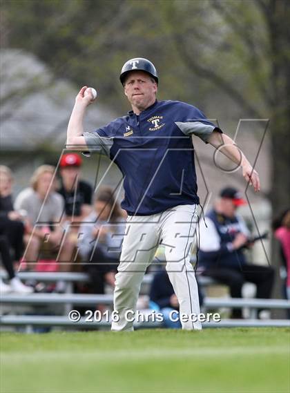 Thumbnail 3 in Rush-Henrietta vs. Webster Thomas photogallery.