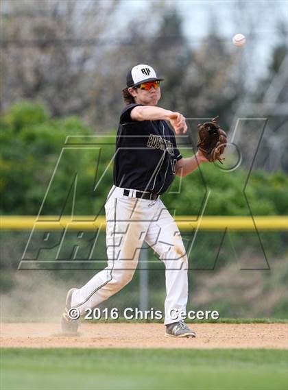 Thumbnail 2 in Rush-Henrietta vs. Webster Thomas photogallery.