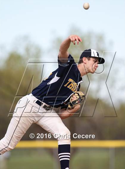 Thumbnail 1 in Rush-Henrietta vs. Webster Thomas photogallery.