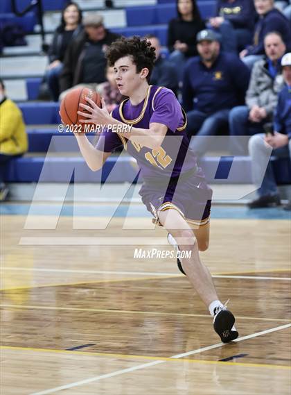 Thumbnail 2 in Our Lady of the Sacred Heart vs Shenango photogallery.