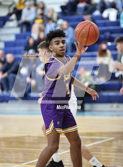 Thumbnail 3 in Our Lady of the Sacred Heart vs Shenango photogallery.