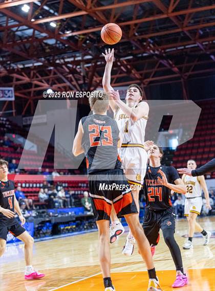 Thumbnail 3 in Tuckahoe vs Berne-Knox-Westerlo (NYSPHSAA Class C Semifinal) photogallery.